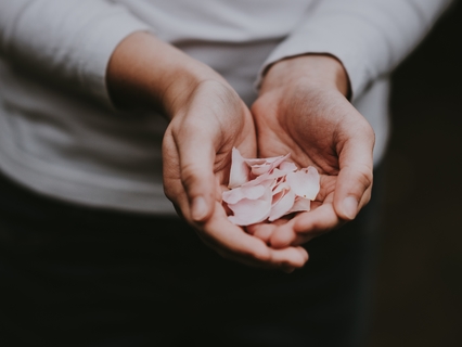 Sending Love To Yourself & The World: Rose Quartz Meditation